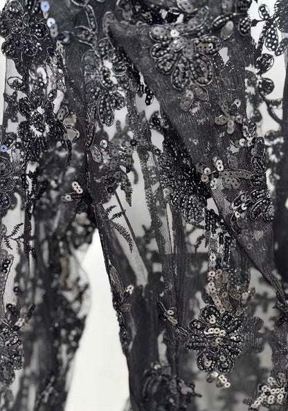 Muñoz Fashion V-Neck Sequined Lace Black Two-Piece Pant Suit
